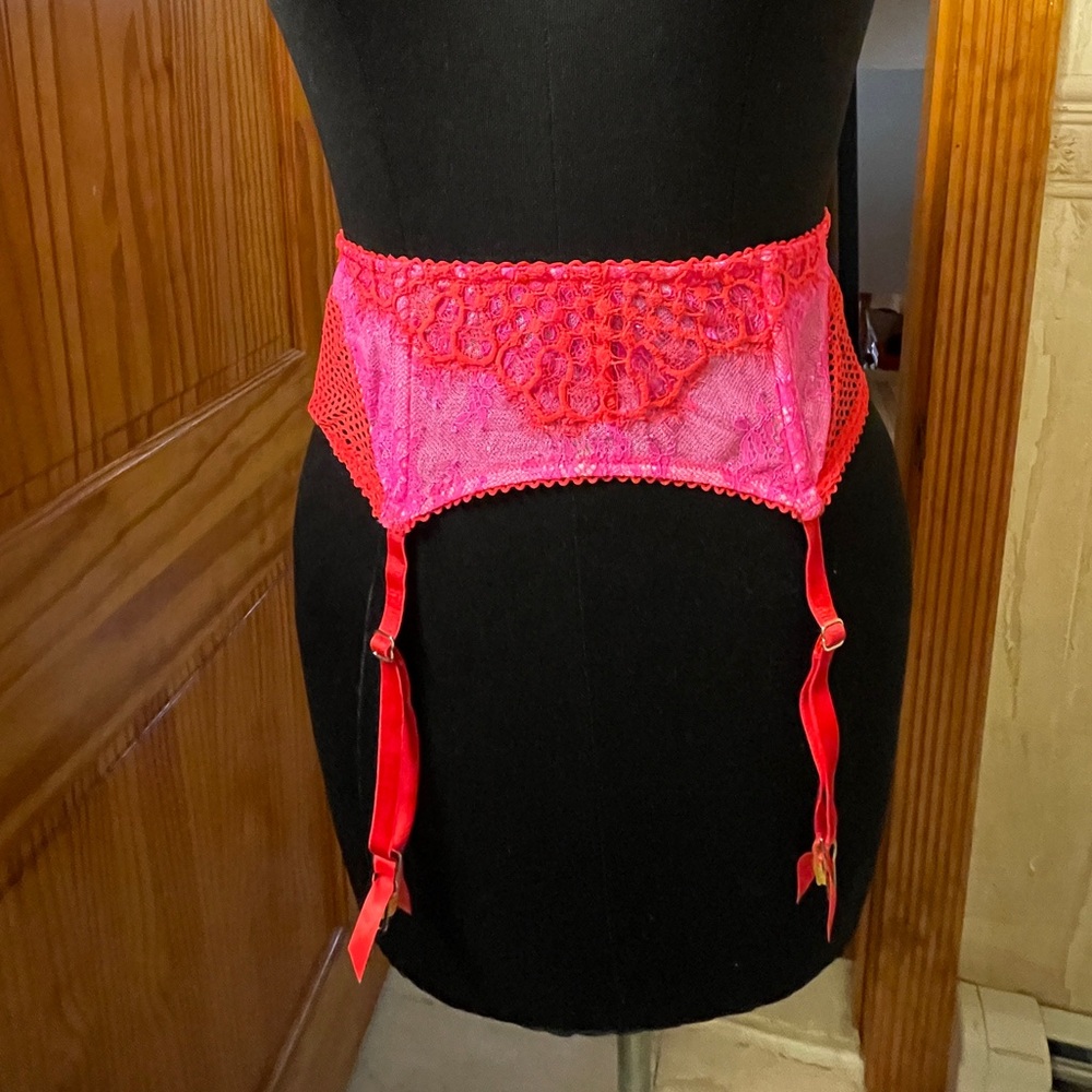 Victoria's Secret Pink Lace Garter Belt